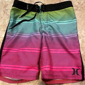 Like new boys board shorts